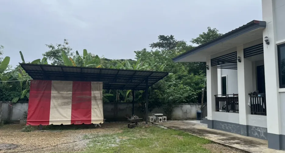 For sale 4 bedrooms house in Mueang Phrae, Phrae