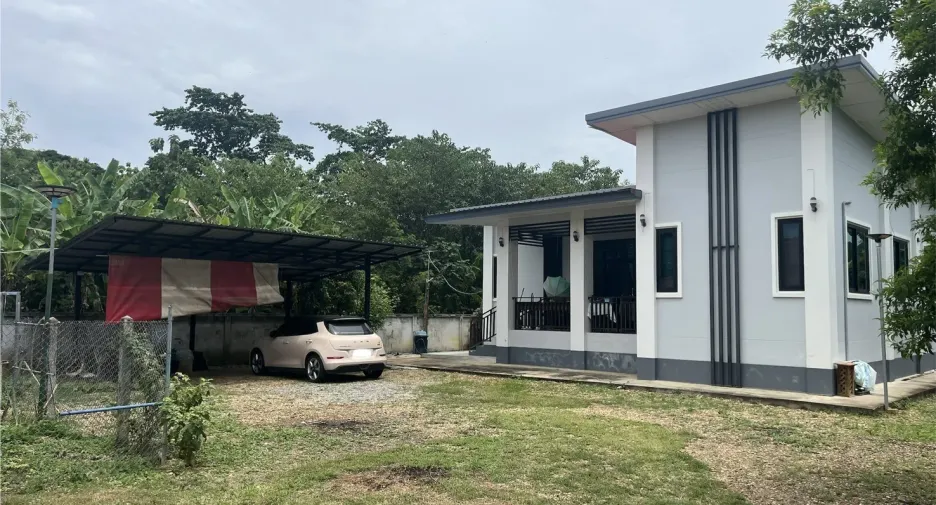 For sale 4 bedrooms house in Mueang Phrae, Phrae