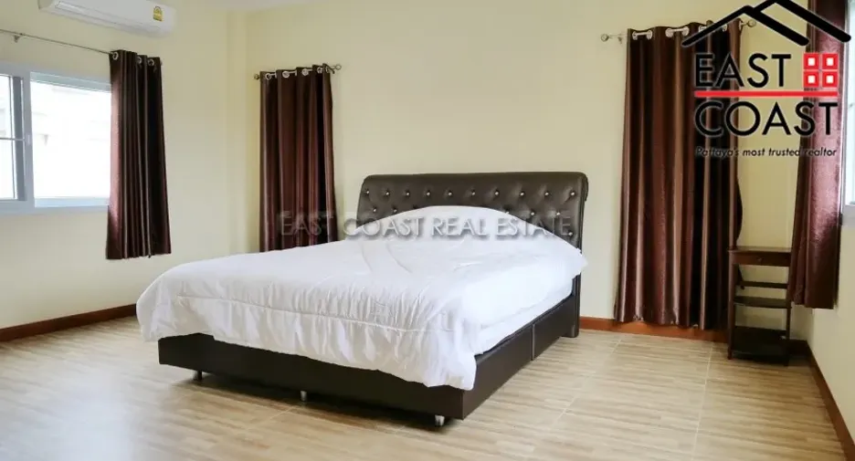 Casa en alquiler de 4 habitaciones en Bang Lamung, Chonburi