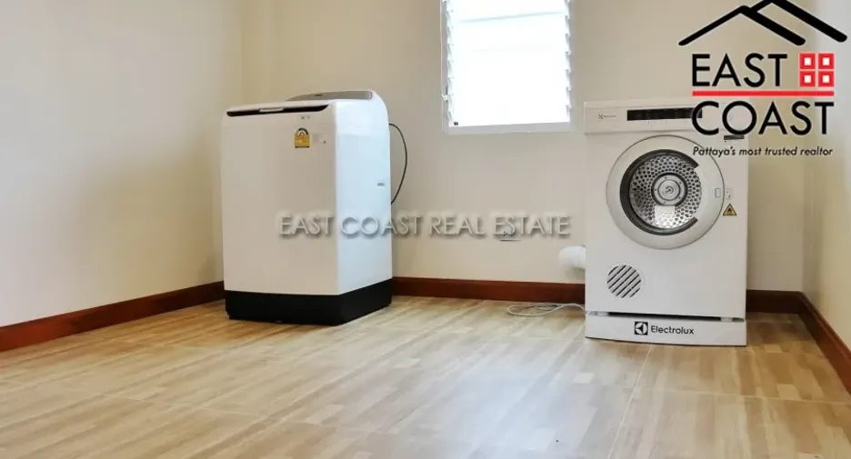 Casa en alquiler de 4 habitaciones en Bang Lamung, Chonburi