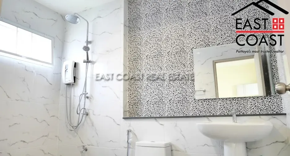 Casa en alquiler de 4 habitaciones en Bang Lamung, Chonburi