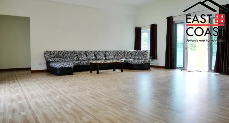 Casa en alquiler de 4 habitaciones en Bang Lamung, Chonburi