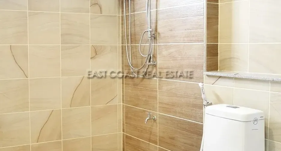 Casa en alquiler de 4 habitaciones en Bang Lamung, Chonburi
