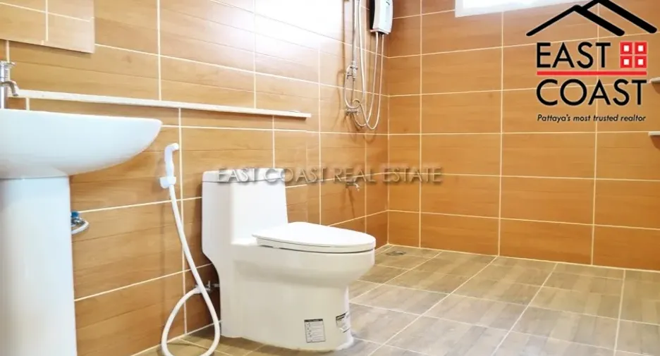 Casa en alquiler de 4 habitaciones en Bang Lamung, Chonburi
