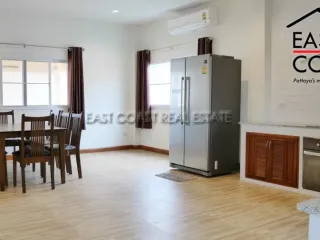 Casa en alquiler de 4 habitaciones en Bang Lamung, Chonburi