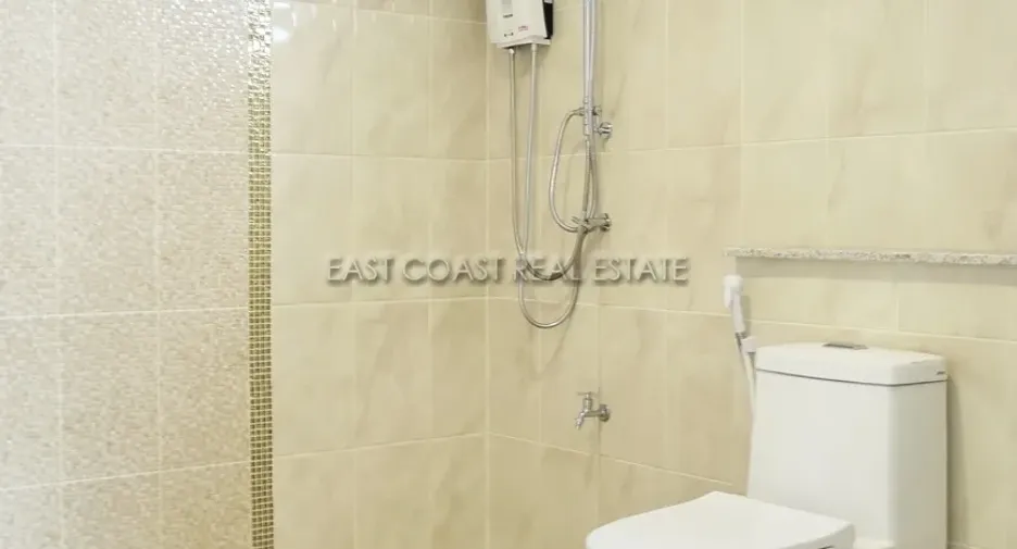 Casa en alquiler de 4 habitaciones en Bang Lamung, Chonburi