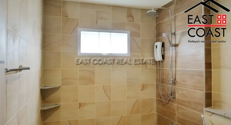 Casa en alquiler de 4 habitaciones en Bang Lamung, Chonburi