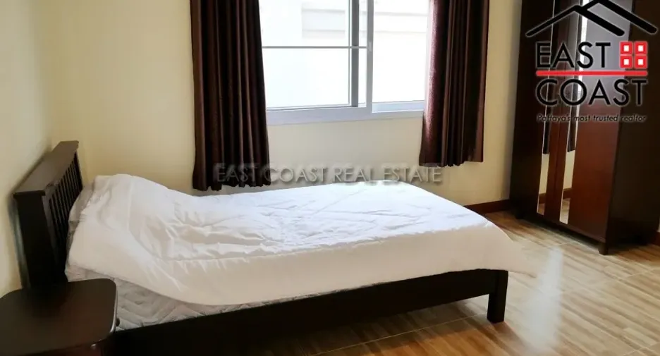 Casa en alquiler de 4 habitaciones en Bang Lamung, Chonburi