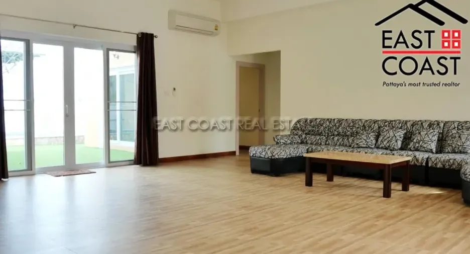 Casa en alquiler de 4 habitaciones en Bang Lamung, Chonburi