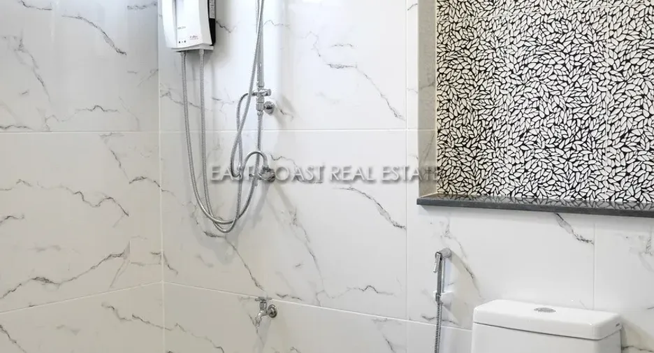 Casa en alquiler de 4 habitaciones en Bang Lamung, Chonburi