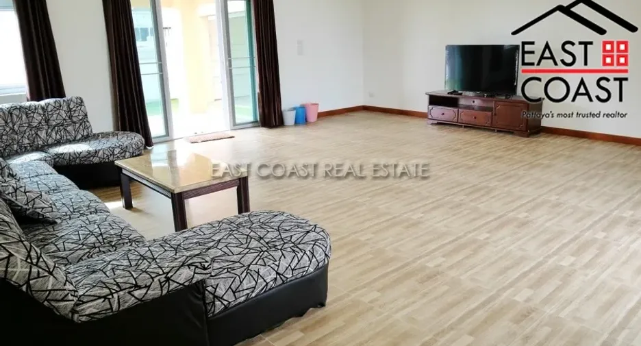 Casa en alquiler de 4 habitaciones en Bang Lamung, Chonburi