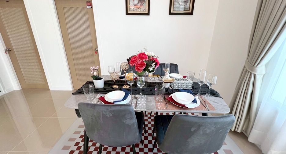 Casa en alquiler de 3 habitaciones en Bang Lamung, Chonburi