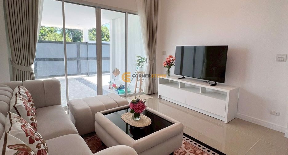 Casa en alquiler de 3 habitaciones en Bang Lamung, Chonburi