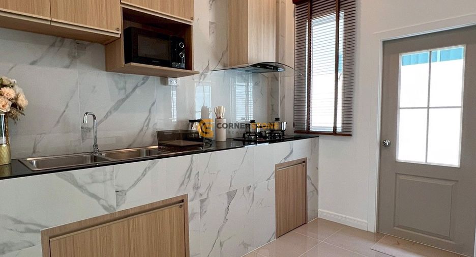 Casa en alquiler de 3 habitaciones en Bang Lamung, Chonburi
