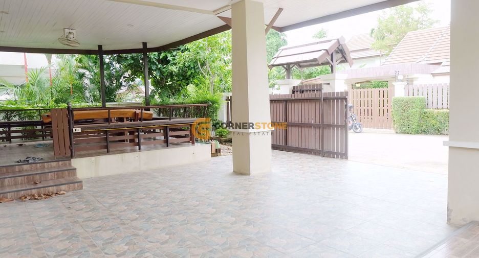 Casa en alquiler y en venta de 3 habitaciones en Bang Lamung, Chonburi