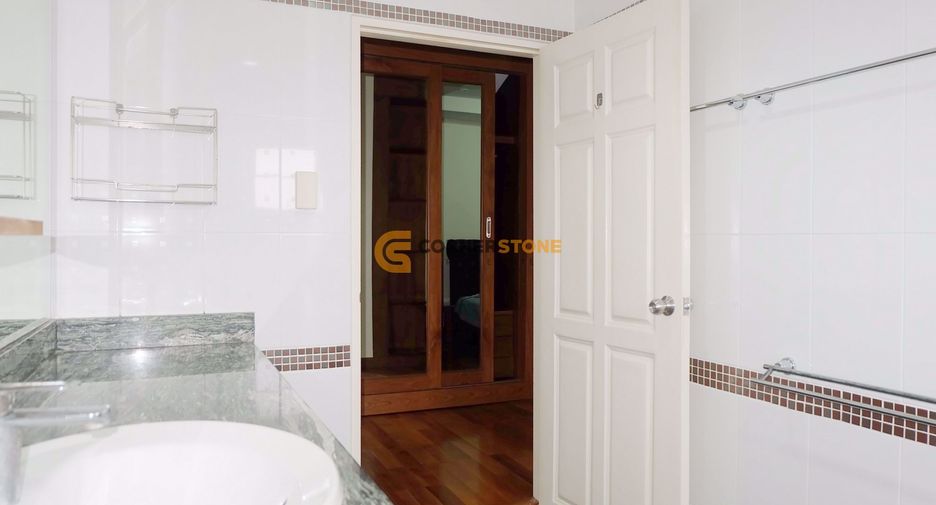 Casa en alquiler y en venta de 3 habitaciones en Bang Lamung, Chonburi