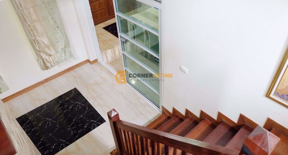Casa en alquiler y en venta de 3 habitaciones en Bang Lamung, Chonburi