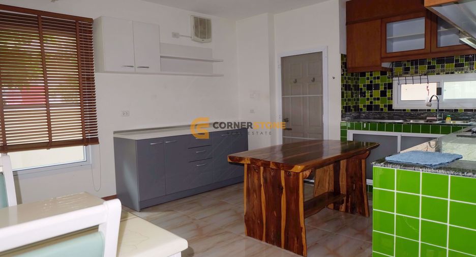 Casa en alquiler y en venta de 3 habitaciones en Bang Lamung, Chonburi