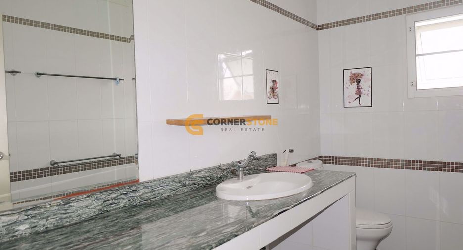 Casa en alquiler y en venta de 3 habitaciones en Bang Lamung, Chonburi