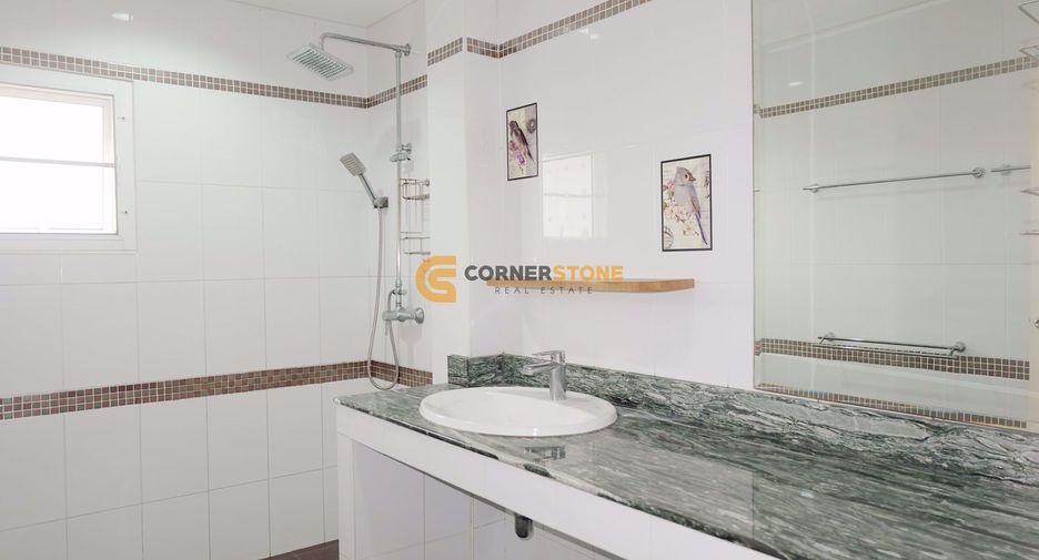 Casa en alquiler y en venta de 3 habitaciones en Bang Lamung, Chonburi