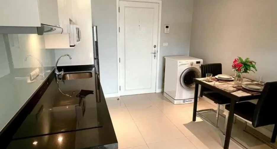 For rent 1 bed condo in Watthana, Bangkok