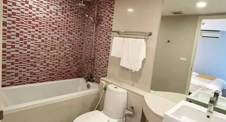 For rent 1 bed condo in Watthana, Bangkok