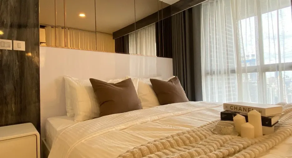 For rent 2 bedrooms condo in Sathon, Bangkok