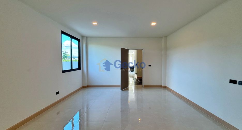For sale 4 ベッドルーム house in Bang Lamung, Chonburi