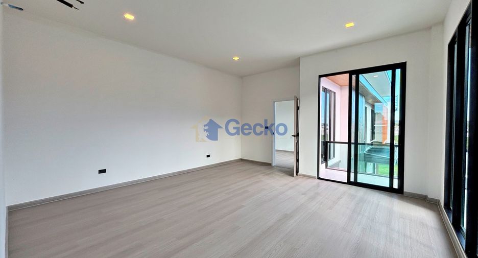 For sale 4 ベッドルーム house in Bang Lamung, Chonburi