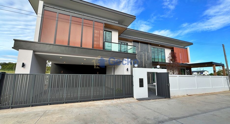 For sale 4 ベッドルーム house in Bang Lamung, Chonburi
