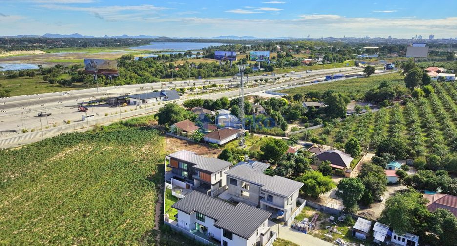 For sale 4 ベッドルーム house in Bang Lamung, Chonburi