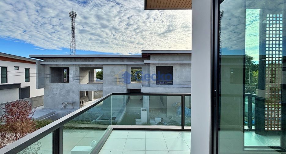 For sale 4 ベッドルーム house in Bang Lamung, Chonburi