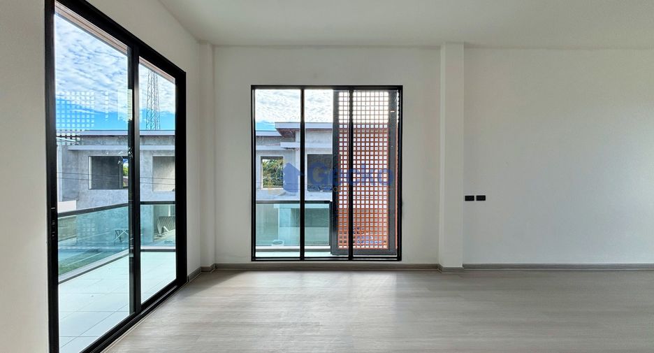 For sale 4 ベッドルーム house in Bang Lamung, Chonburi