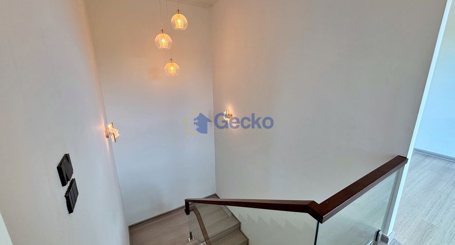 For sale 4 ベッドルーム house in Bang Lamung, Chonburi