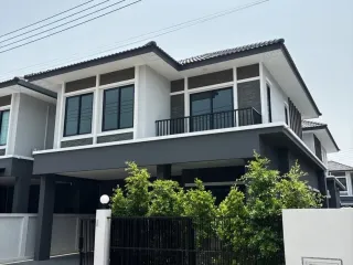 À louer 3 chambres maison à San Kamphaeng, Chiang Mai