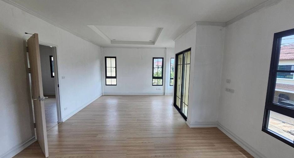 Casa en alquiler de 4 habitaciones en Mae Rim, Chiang Mai