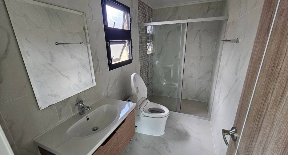 Casa en alquiler de 4 habitaciones en Mae Rim, Chiang Mai