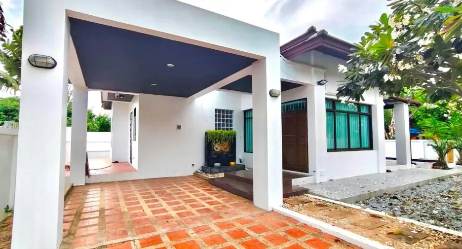 À louer 3 chambres villa à Bang Saray, Pattaya