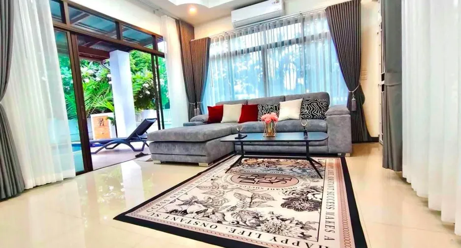 À louer 3 chambres villa à Bang Saray, Pattaya