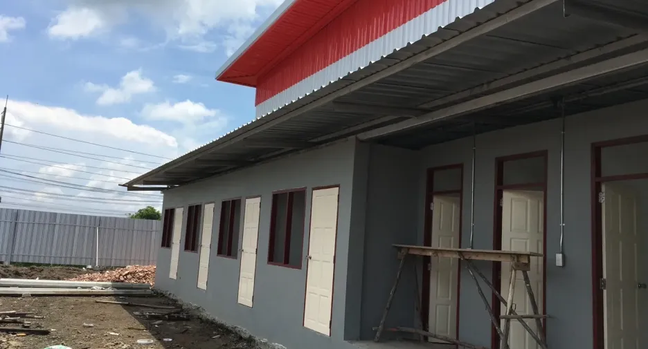 À vendre entrepôt à Sai Noi, Nonthaburi