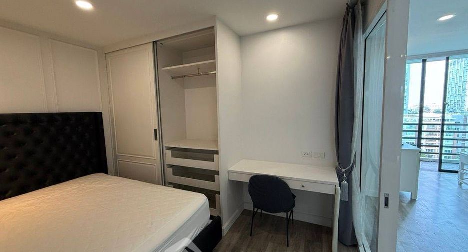 For rent 2 bedrooms condo in Phra Khanong, Bangkok