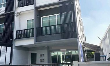 For rent and for sale 4 bedrooms townhouse in Khlong Sam Wa, Bangkok