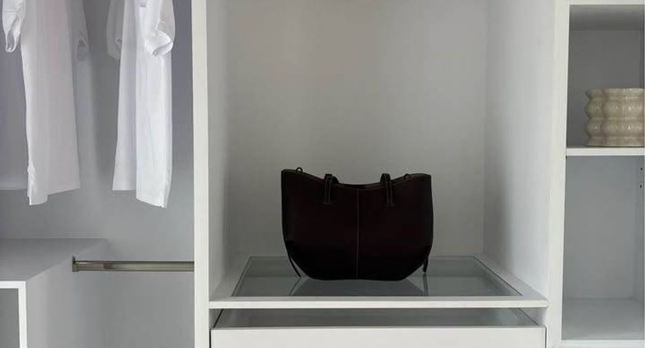 Продажа 1 кровать кондо в Патхум Щан, Бангкок