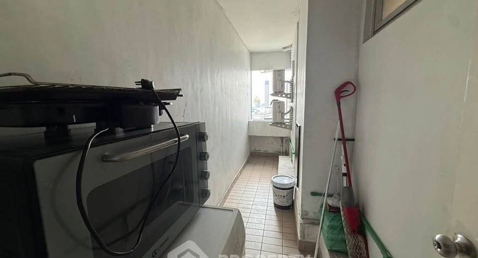 For sale 2 bedrooms condo in Yan Nawa, Bangkok