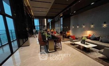 Condo en alquiler de 2 habitaciones en Khlong Toei, Bangkok
