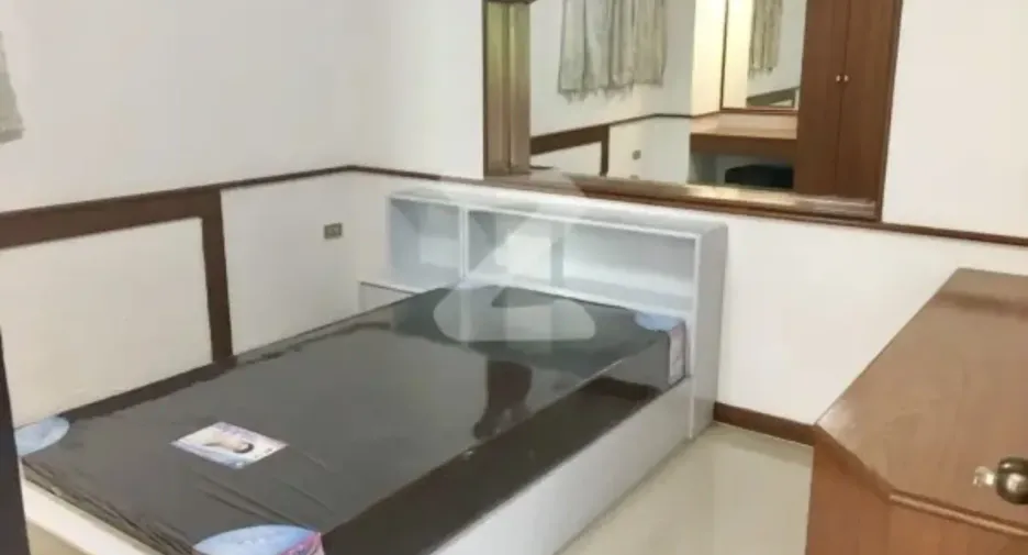 For rent 2 bedrooms condo in Wang Thonglang, Bangkok