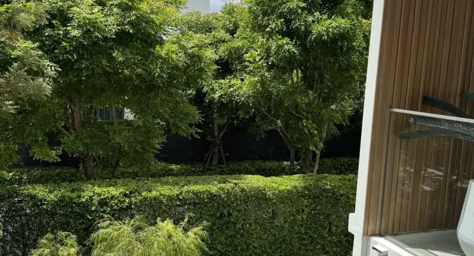 For rent 3 bedrooms house in Saphan Sung, Bangkok