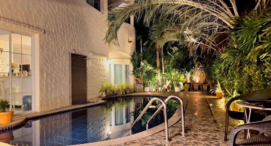 À louer 3 chambres villa à Mueang Phuket, Phuket