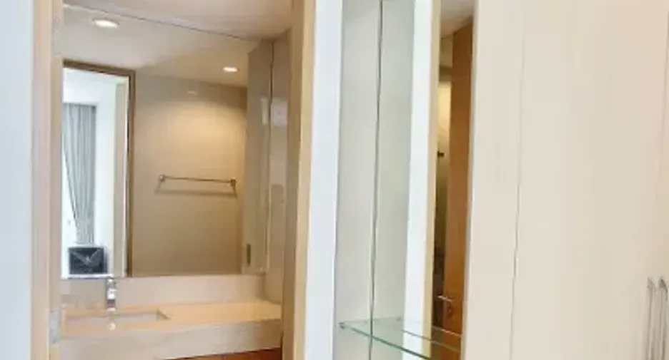 For rent 1 bed condo in Yan Nawa, Bangkok