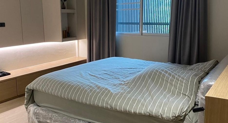 Haus zur Miete mit 5 Zimmer in Bang Phli, Samut Prakan